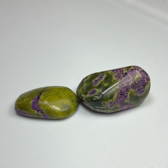 Stitchtite in Serpentine Tumble Stone Set of 2 - Picture 7 of 13